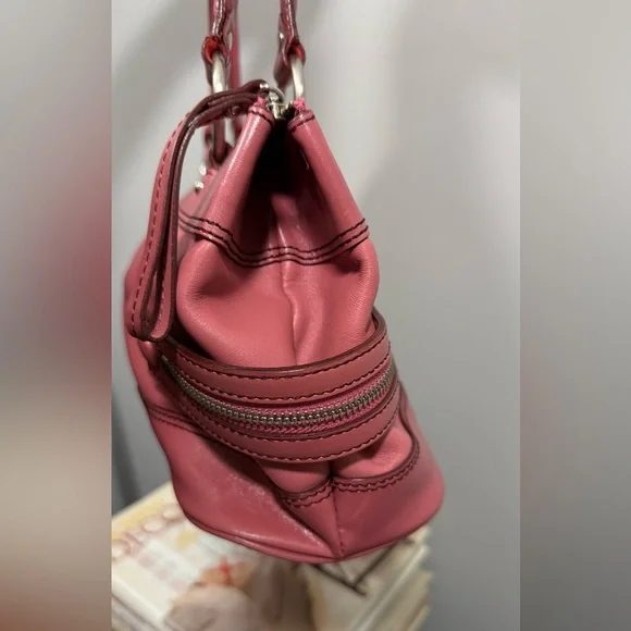 Kenneth Cole Pink Shoulder Bag - Picture 5 of 16